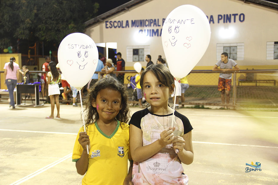 Escola Municipal Izaura Pinto Guimarães Realiza Festas em Homenagem aos Pais