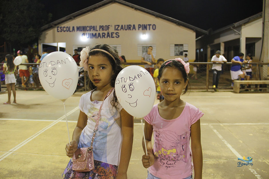 Escola Municipal Izaura Pinto Guimarães Realiza Festas em Homenagem aos Pais