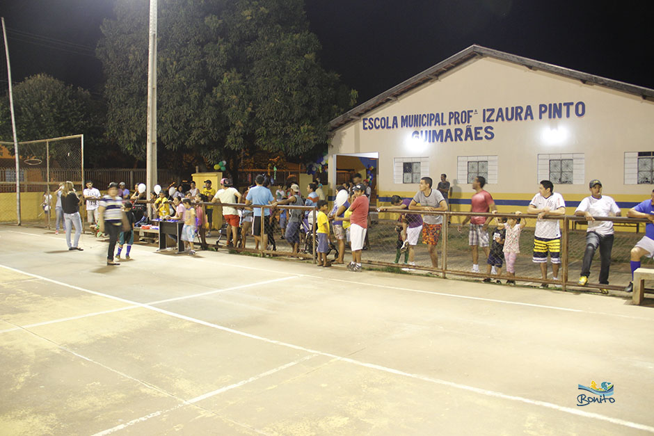 Escola Municipal Izaura Pinto Guimarães Realiza Festas em Homenagem aos Pais