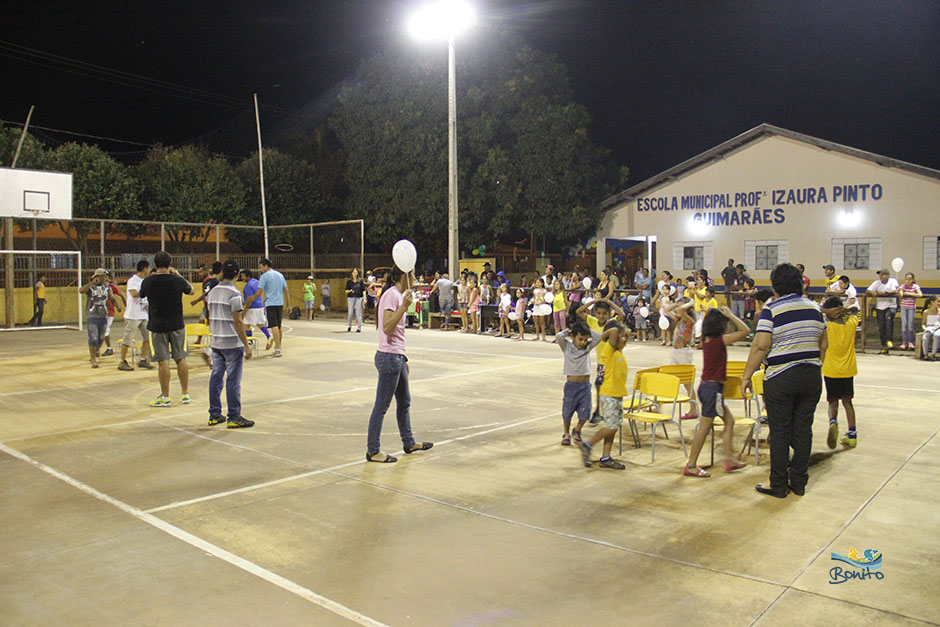 Escola Municipal Izaura Pinto Guimarães Realiza Festas em Homenagem aos Pais
