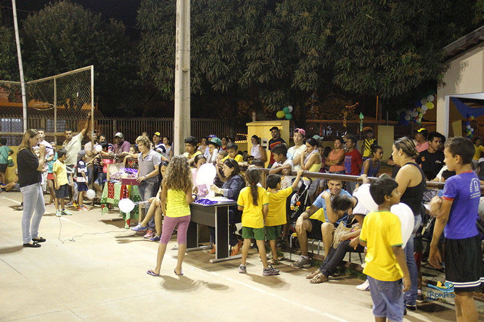 Escola Municipal Izaura Pinto Guimarães Realiza Festas em Homenagem aos Pais