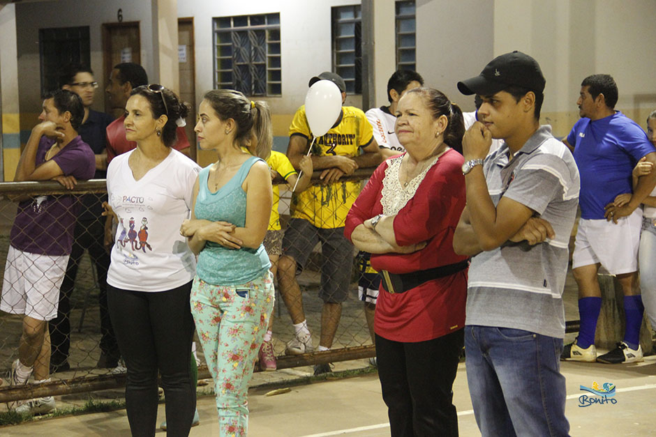 Escola Municipal Izaura Pinto Guimarães Realiza Festas em Homenagem aos Pais