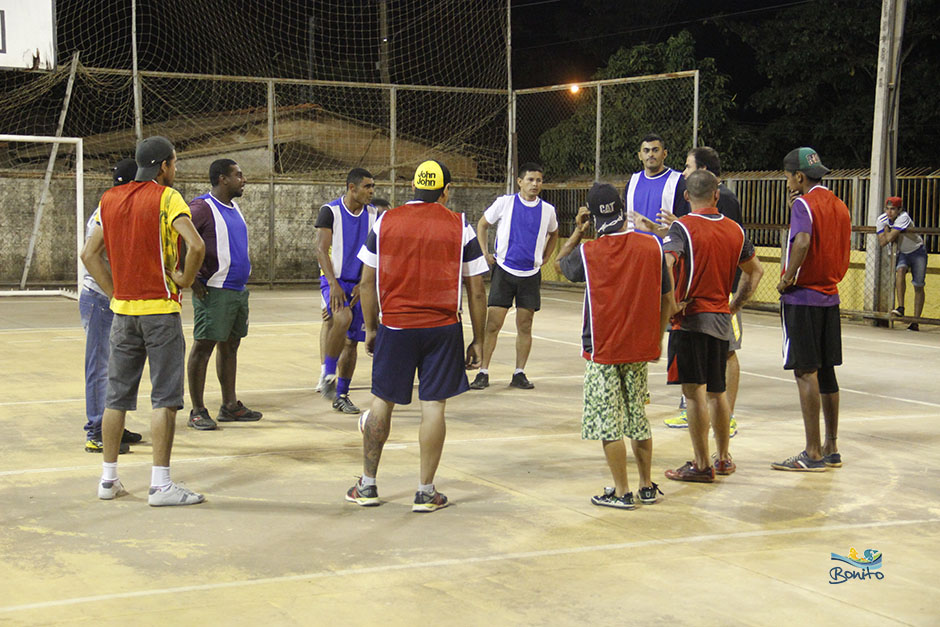 Escola Municipal Izaura Pinto Guimarães Realiza Festas em Homenagem aos Pais
