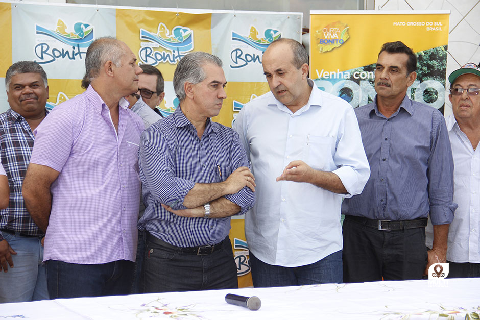 Prefeito Participa do Lançamento das Obras de Pavimentação Asfáltica do Distrito Águas do Miranda.