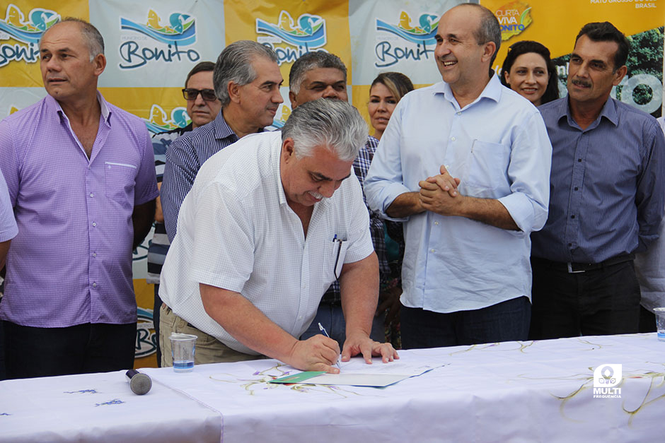 Prefeito Participa do Lançamento das Obras de Pavimentação Asfáltica do Distrito Águas do Miranda.