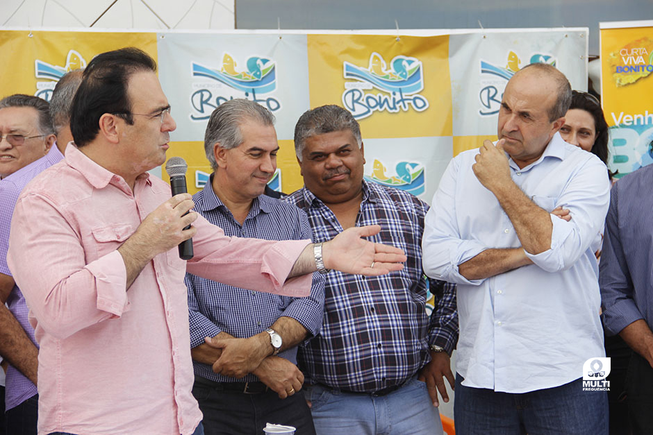 Prefeito Participa do Lançamento das Obras de Pavimentação Asfáltica do Distrito Águas do Miranda.