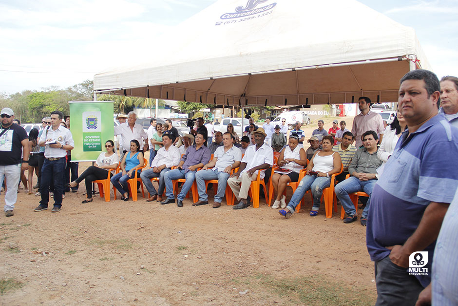 Prefeito Participa do Lançamento das Obras de Pavimentação Asfáltica do Distrito Águas do Miranda.
