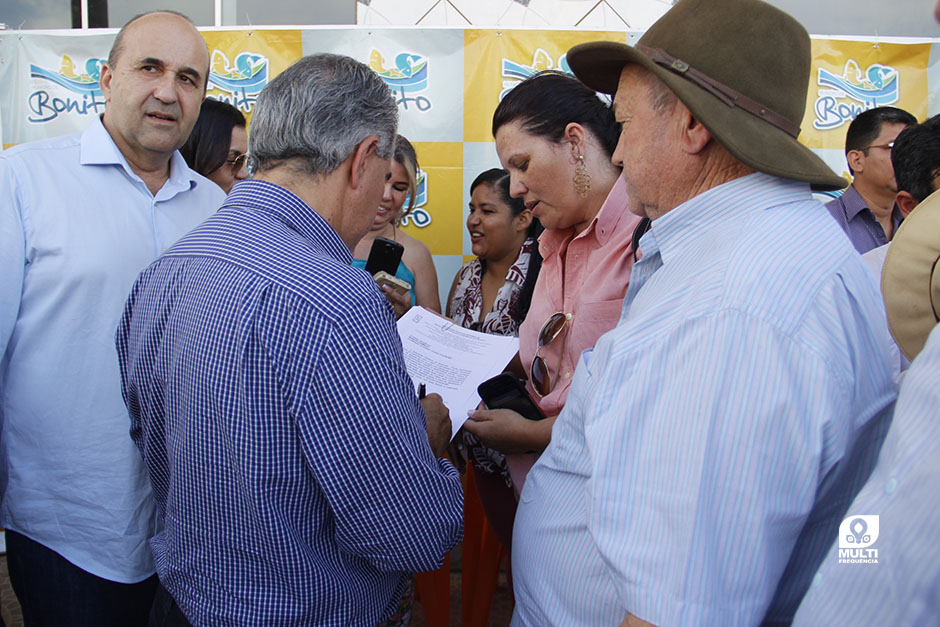 Prefeito Participa do Lançamento das Obras de Pavimentação Asfáltica do Distrito Águas do Miranda.