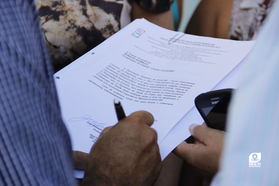 Prefeito Participa do Lançamento das Obras de Pavimentação Asfáltica do Distrito Águas do Miranda.