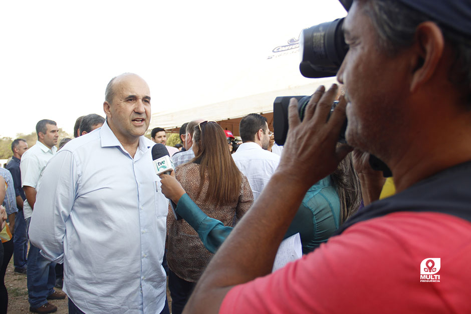 Prefeito Participa do Lançamento das Obras de Pavimentação Asfáltica do Distrito Águas do Miranda.