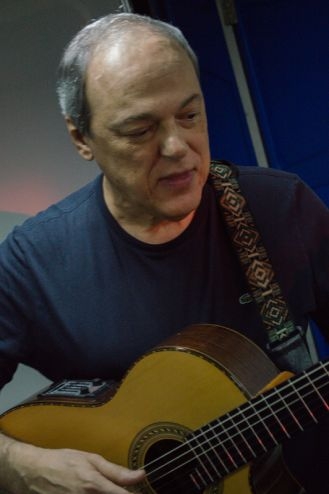 Toquinho encanta Bonito com bossa nova,