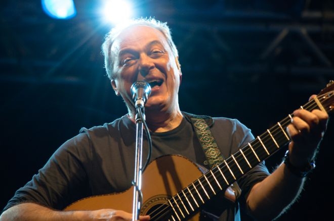 Toquinho encanta Bonito com bossa nova,