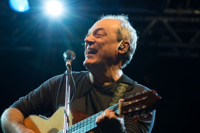 Toquinho encanta Bonito com bossa nova,