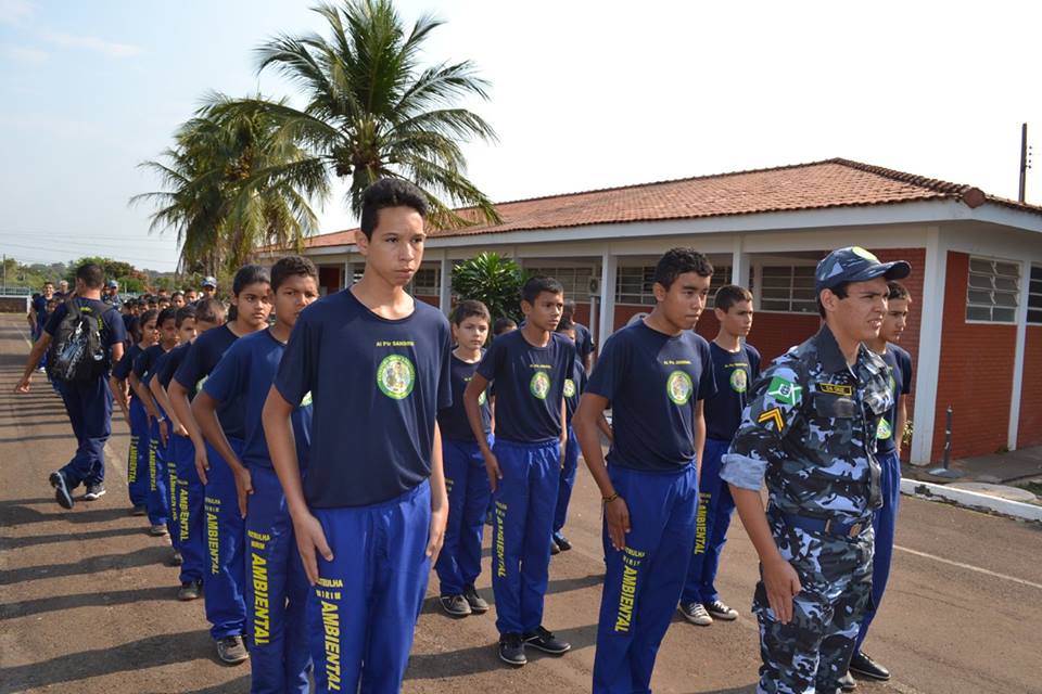 Projeto Mirim Ambiental de Bonito realizou apresentações, em Jardim, em homenagem ao Dia do Soldado