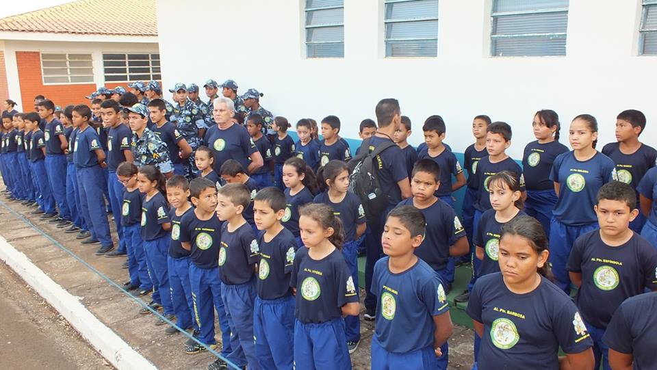 Projeto Mirim Ambiental de Bonito realizou apresentações, em Jardim, em homenagem ao Dia do Soldado