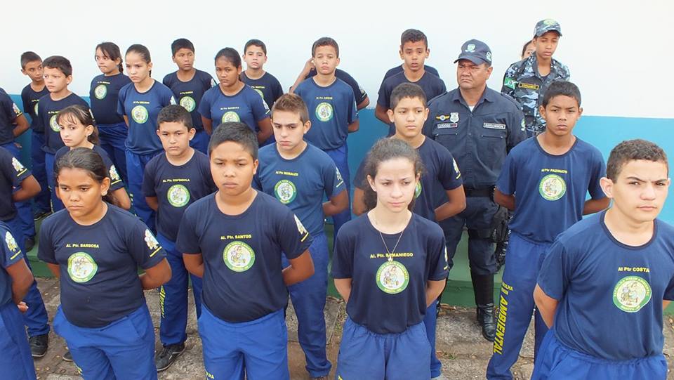 Projeto Mirim Ambiental de Bonito realizou apresentações, em Jardim, em homenagem ao Dia do Soldado