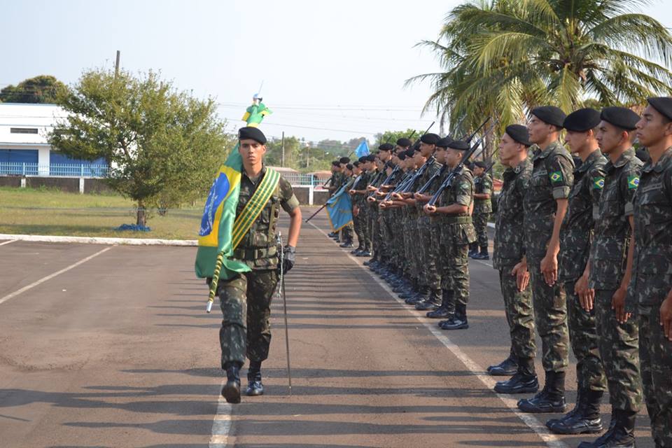 Projeto Mirim Ambiental de Bonito realizou apresentações, em Jardim, em homenagem ao Dia do Soldado