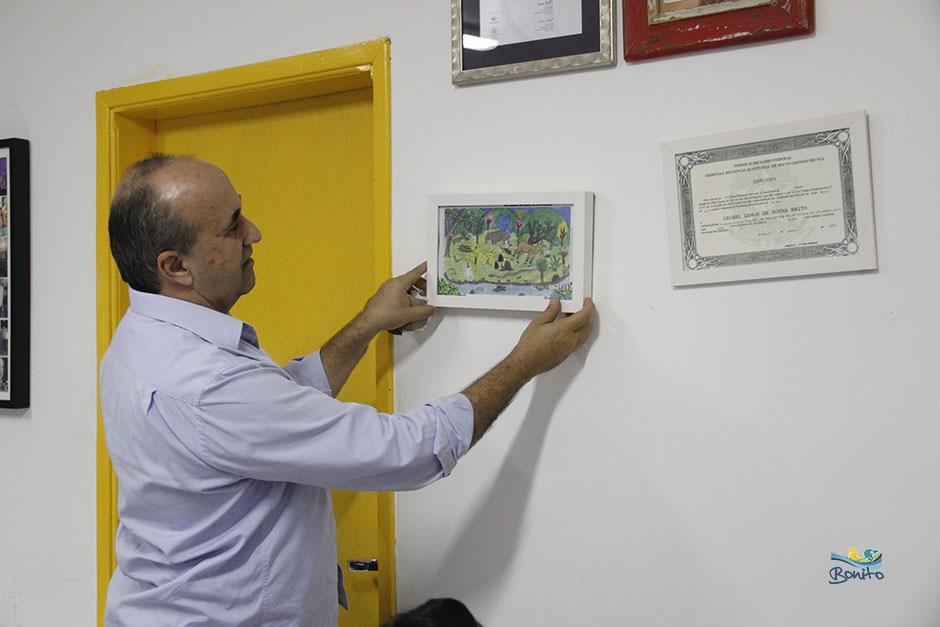 Prefeito Leleco recebe alunos da EM João Alves de Arruda no gabinete