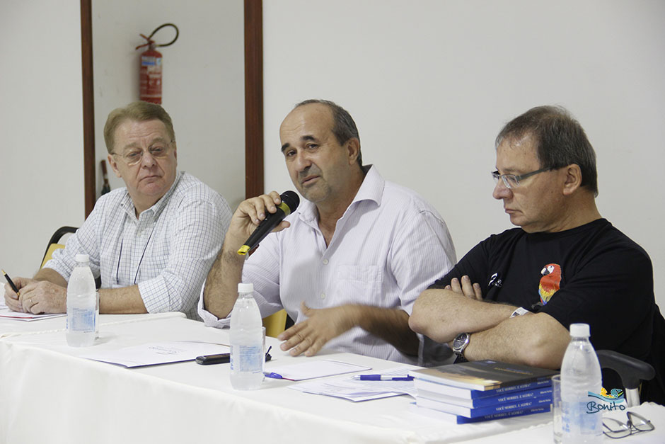 Prefeito Leleco participa de reuniões importantes em Bonito