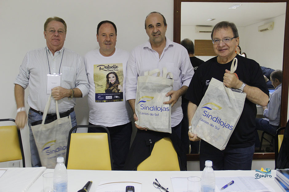 Prefeito Leleco participa de reuniões importantes em Bonito