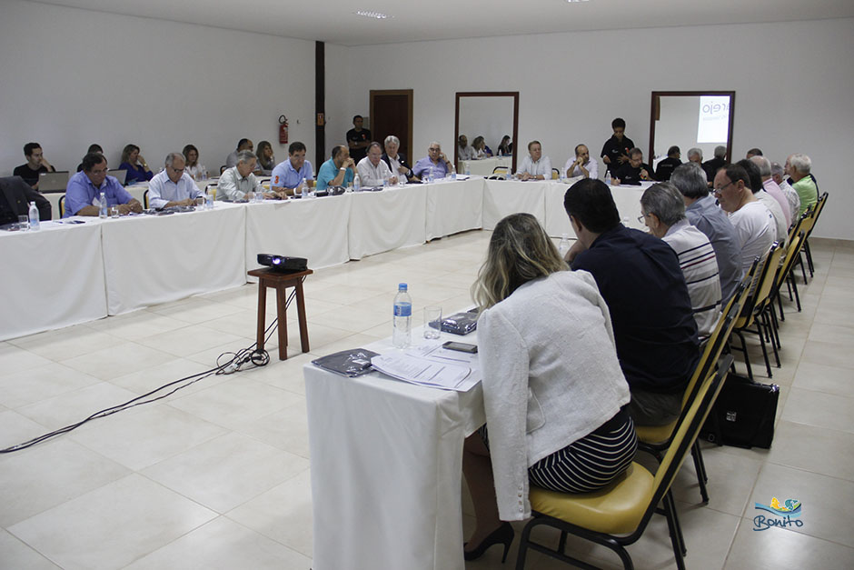 Prefeito Leleco participa de reuniões importantes em Bonito