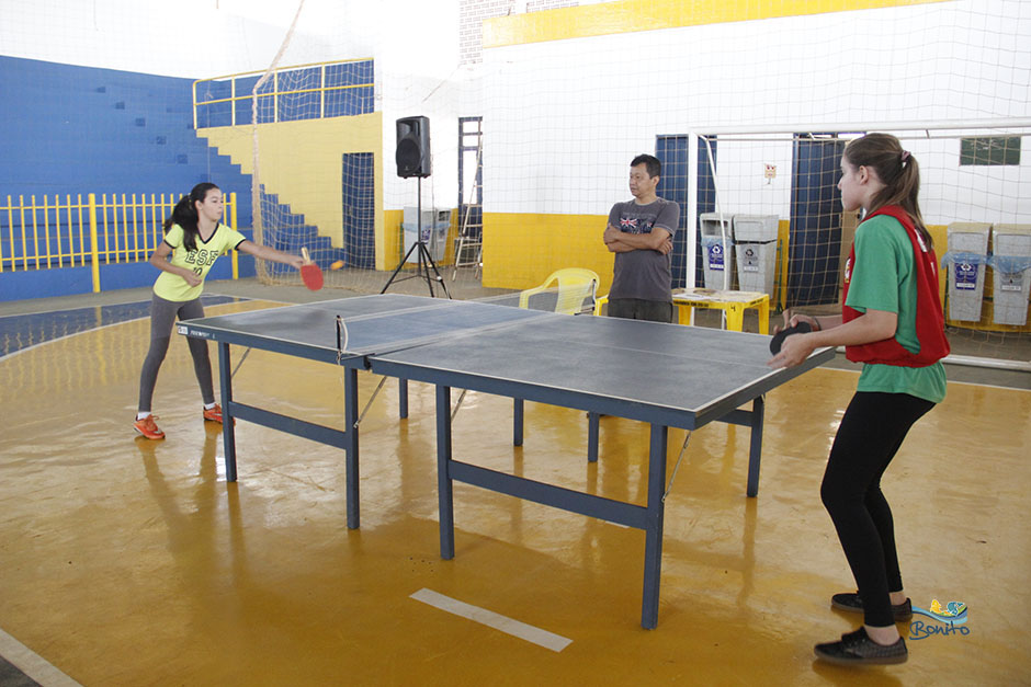 Atletas disputam as competições de xadrez, dama e tênis de mesa nos Jogos Escolares de Bonito