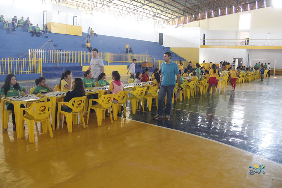 Atletas disputam as competições de xadrez, dama e tênis de mesa nos Jogos Escolares de Bonito