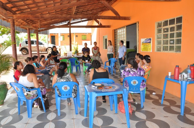 Secretaria Municipal de Turismo e SEBRAE realizam curso de atendimento no Distrito Águas