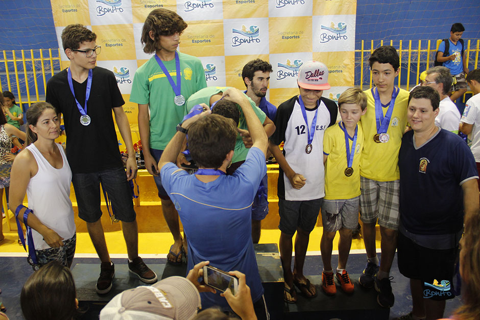 Confira as fotos de premiação dos Jogos Escolares de Bonito, modalidade individual