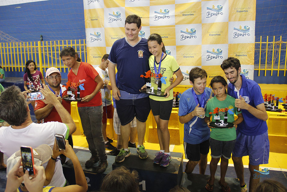 Confira as fotos de premiação dos Jogos Escolares de Bonito, modalidade individual