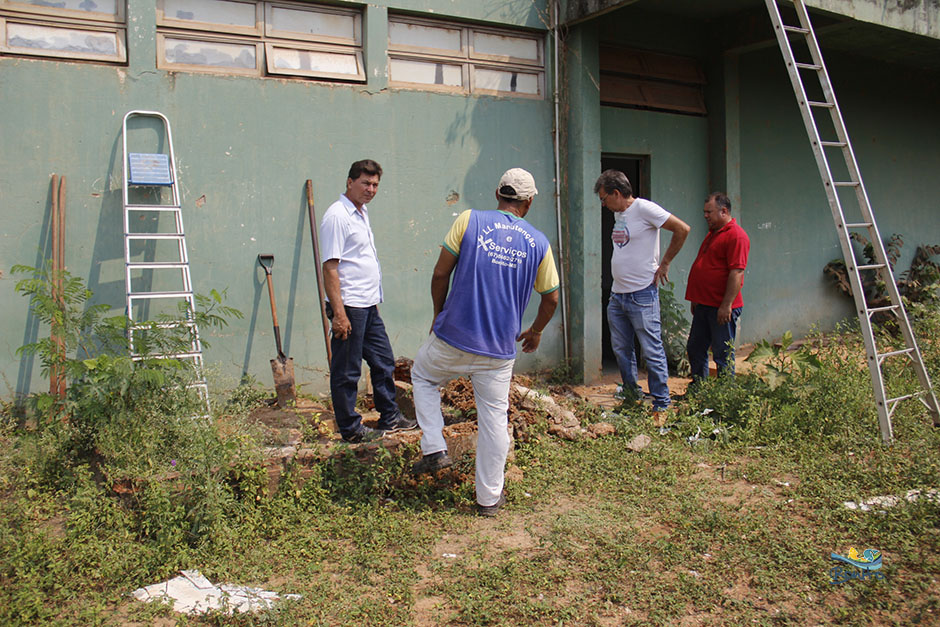 Prefeitura conserta vazamento de água no ginásio de esportes de Bonito