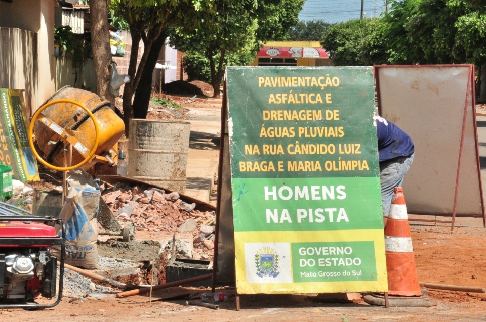 Prefeitura constrói calçadas e bocas de lobo no Rincão Bonito
