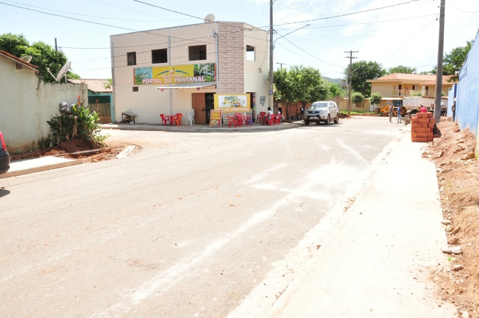 Prefeitura constrói calçadas e bocas de lobo no Rincão Bonito