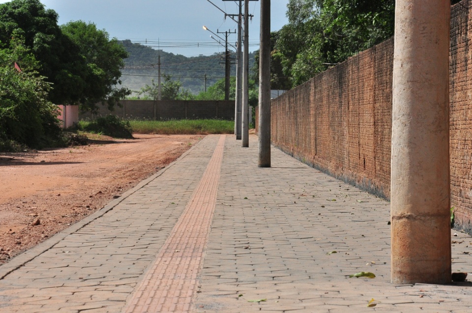Prefeitura conclui pista de caminhada ao redor do Estádio