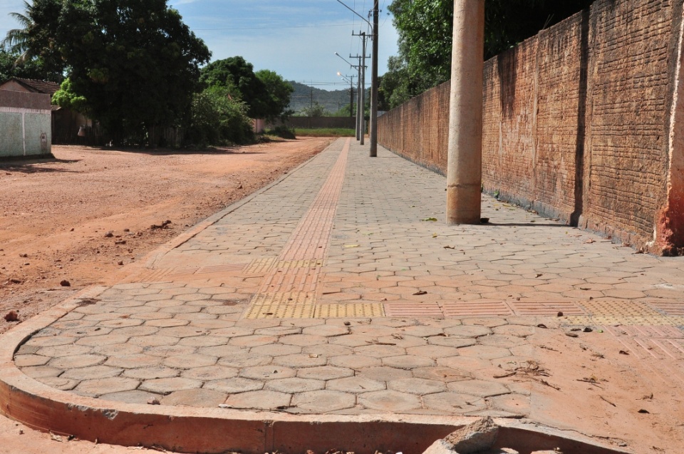 Prefeitura conclui pista de caminhada ao redor do Estádio