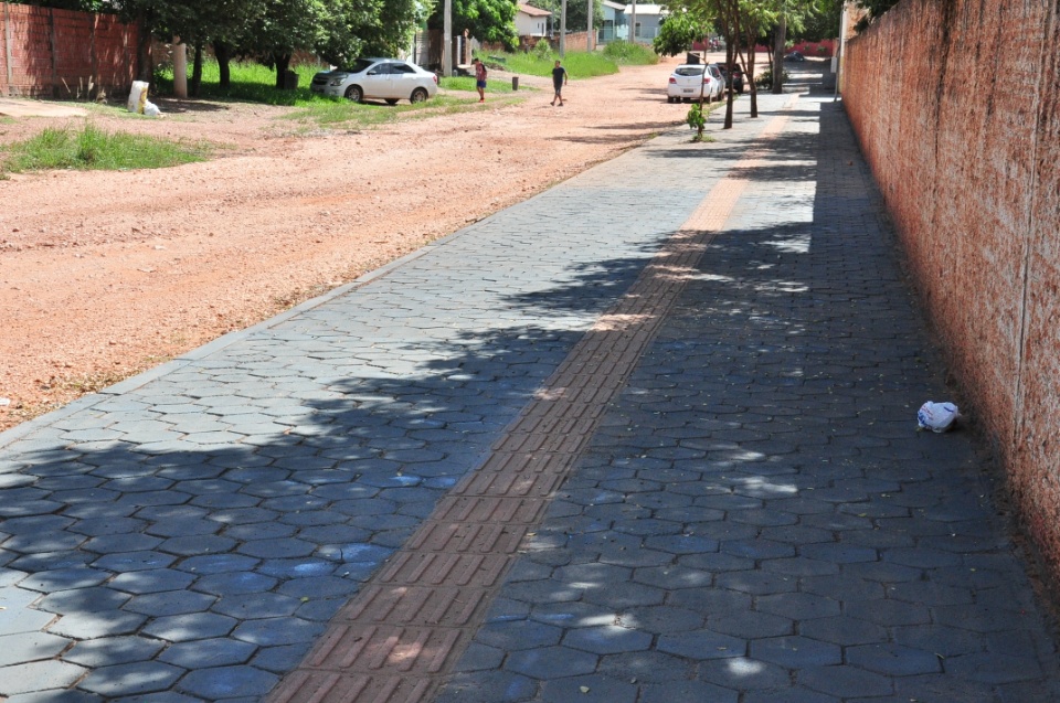 Prefeitura conclui pista de caminhada ao redor do Estádio