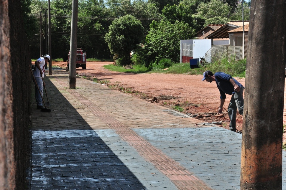 Prefeitura conclui pista de caminhada ao redor do Estádio