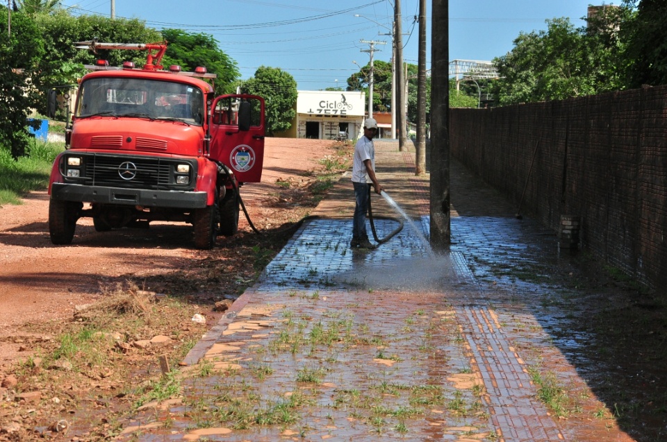 Prefeitura conclui pista de caminhada ao redor do Estádio