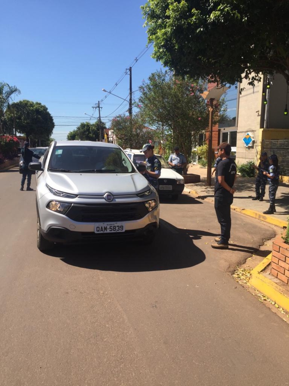 Blitz informa sobre direitos dos idosos e pessoas com deficiência