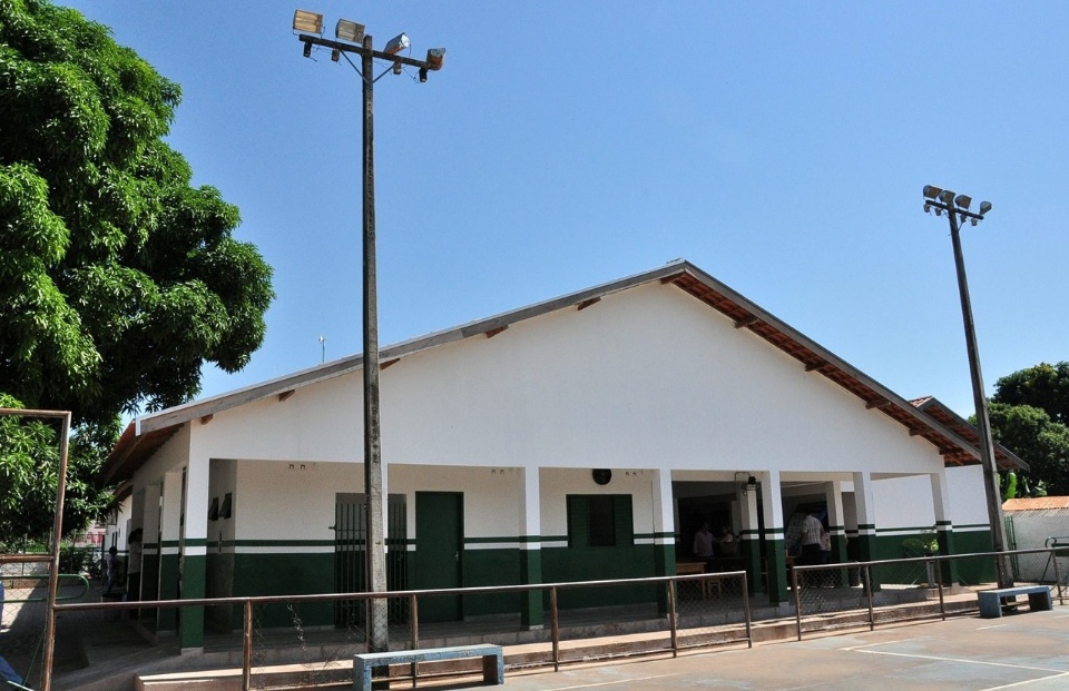 Prefeito entrega ampliação da Escola Izaura Pinto Guimarães