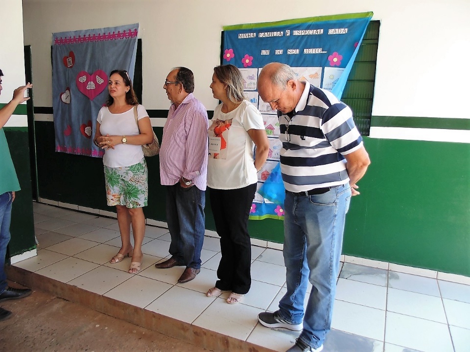 Prefeito entrega ampliação da Escola Izaura Pinto Guimarães