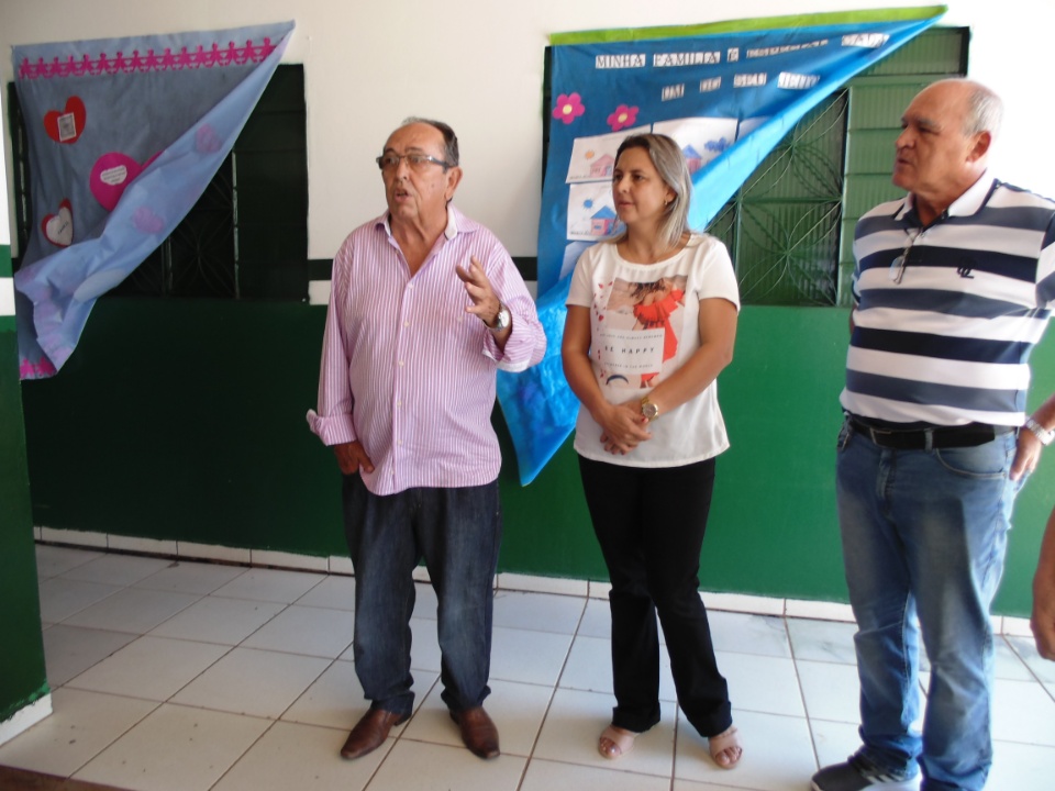 Prefeito entrega ampliação da Escola Izaura Pinto Guimarães