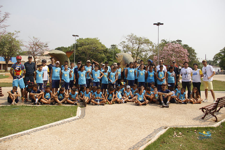 Confira a galeria de fotos do passeio ciclístico do Instituto Mirim Ambiental de Bonito