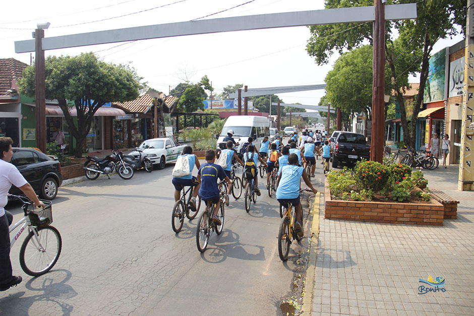 Confira a galeria de fotos do passeio ciclístico do Instituto Mirim Ambiental de Bonito