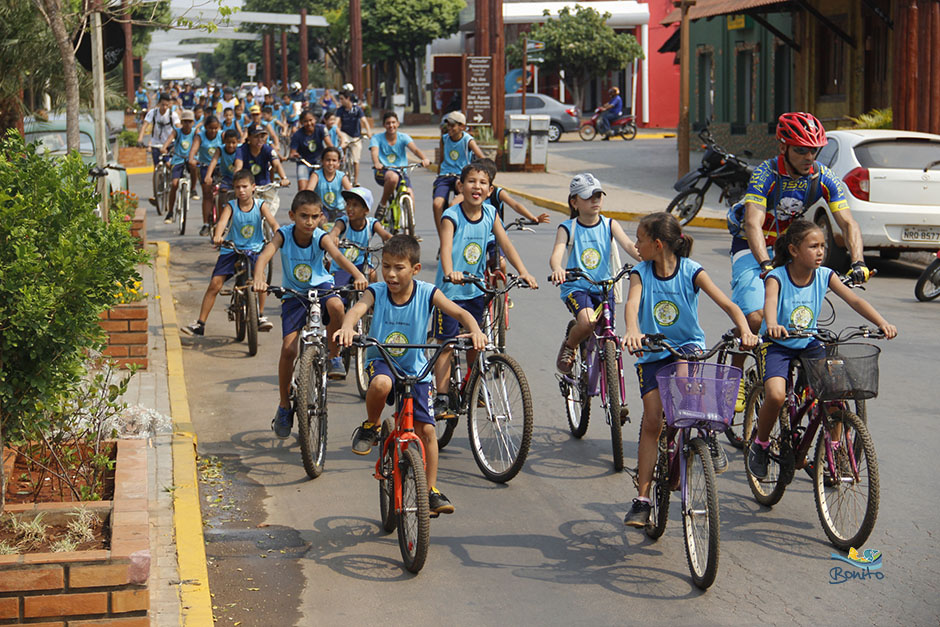 Confira a galeria de fotos do passeio ciclístico do Instituto Mirim Ambiental de Bonito