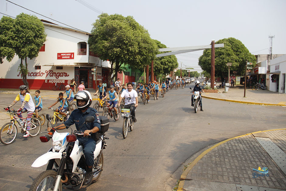 Confira a galeria de fotos do passeio ciclístico do Instituto Mirim Ambiental de Bonito