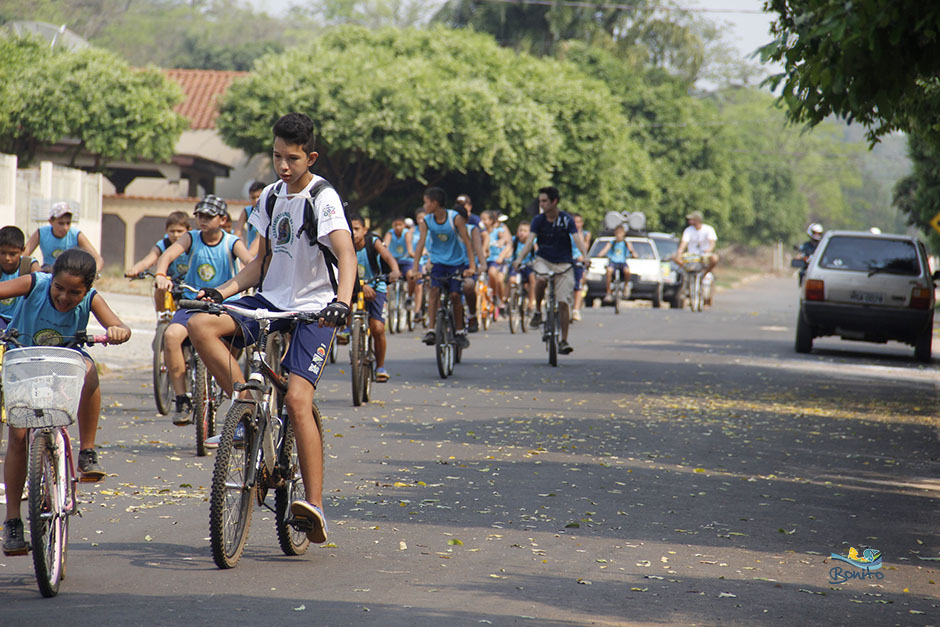 Confira a galeria de fotos do passeio ciclístico do Instituto Mirim Ambiental de Bonito
