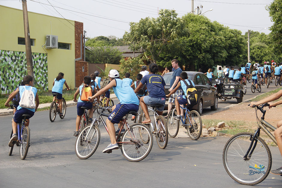 Confira a galeria de fotos do passeio ciclístico do Instituto Mirim Ambiental de Bonito