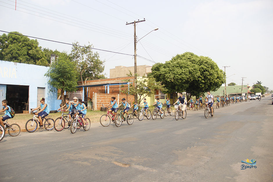 Confira a galeria de fotos do passeio ciclístico do Instituto Mirim Ambiental de Bonito