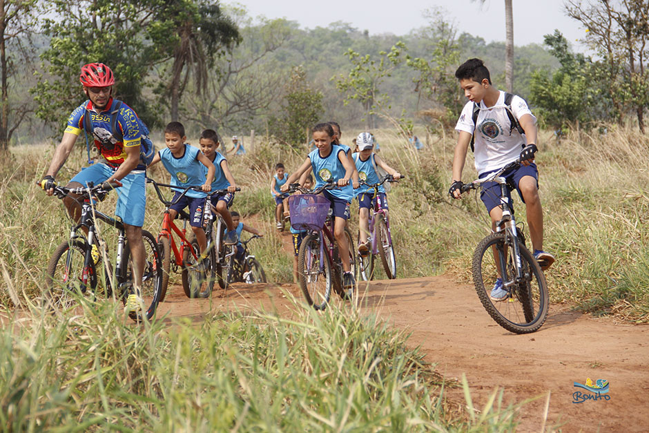 Confira a galeria de fotos do passeio ciclístico do Instituto Mirim Ambiental de Bonito